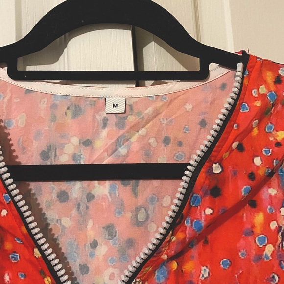 Bundle! Stunning Women’s Tops - Picture 6 of 6